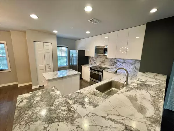 Pompano Beach, FL 33060,621 SW 1st Ave #621