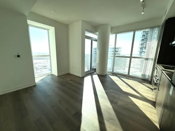 Vaughan, ON L4K 5Z7,8 Interchange WAY #5212