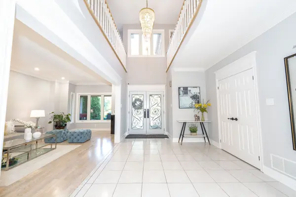 Newmarket, ON L3X 1L8,956 Portminster CT