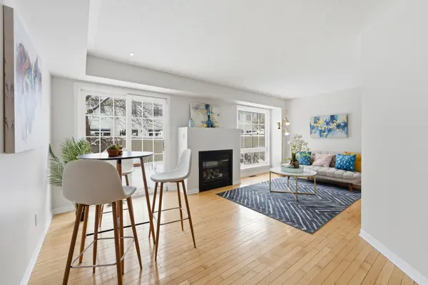 Barrhaven, ON K2J 5E8,30 Fieldberry Private