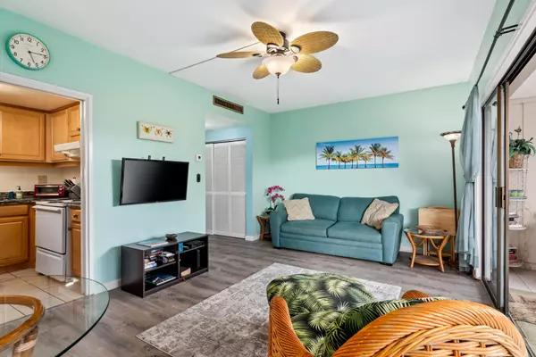 Kailua-kona, HI 96740,75-5719 ALII DR #220