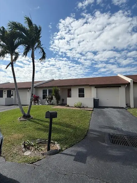 15683 Bottlebrush Cir, Delray Beach, FL 33484