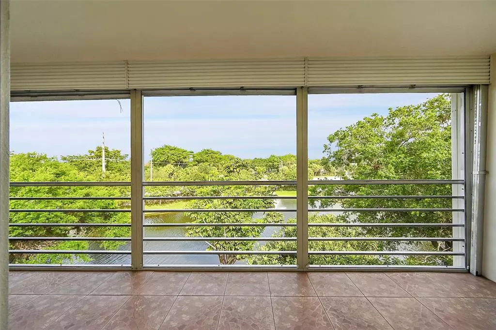 Coconut Creek, FL 33066,2502 Antigua Ter #J4