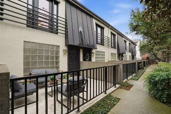 Dallas, TX 75205,4414 Buena Vista Street #6