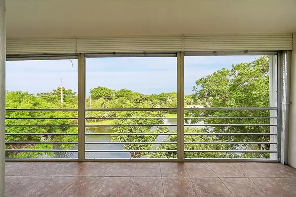 2502 Antigua Ter #J4, Coconut Creek, FL 33066