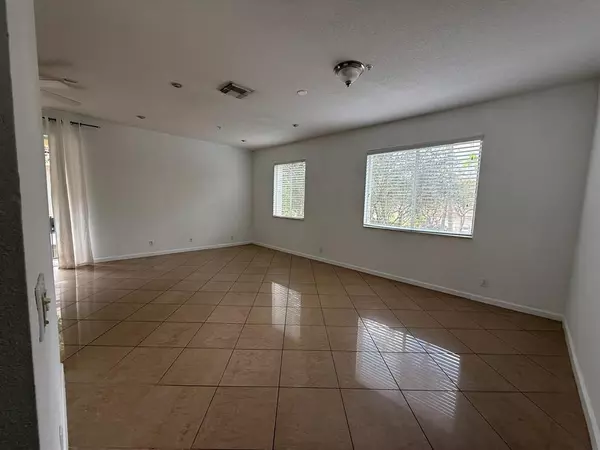 2858 S Oasis Dr, Boynton Beach, FL 33426