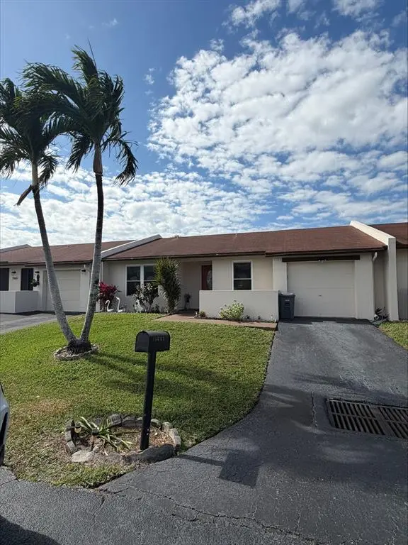 15683 Bottlebrush Cir, Delray Beach, FL 33484