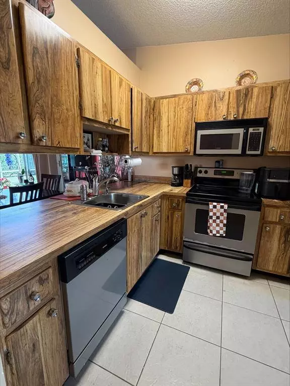 Delray Beach, FL 33484,15683 Bottlebrush Cir