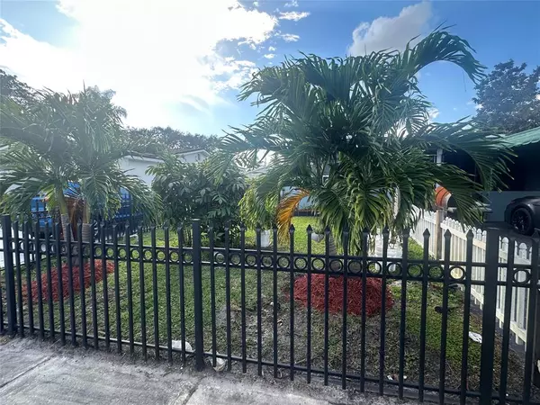 Hollywood, FL 33020,815 S 26th Ct