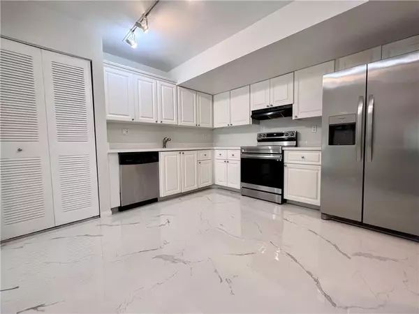 701 N PINE ISLAND RD #303, Plantation, FL 33324