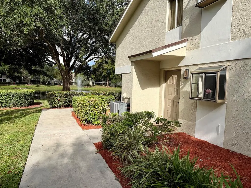 Pompano Beach, FL 33069,117 Gardens Dr #103