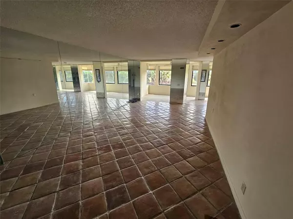 Lake Worth, FL 33467,4770 Fountains Dr #303