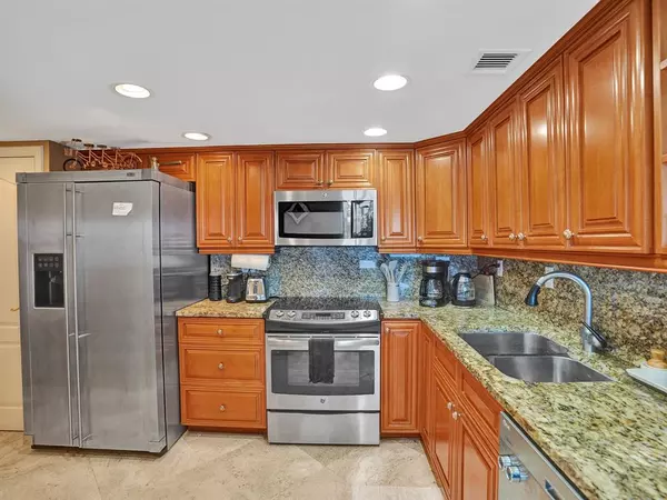 Fort Lauderdale, FL 33308,3430 Galt Ocean DR #106