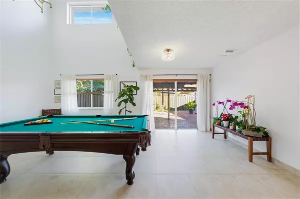 Miami, FL 33177,14277 SW 177th St