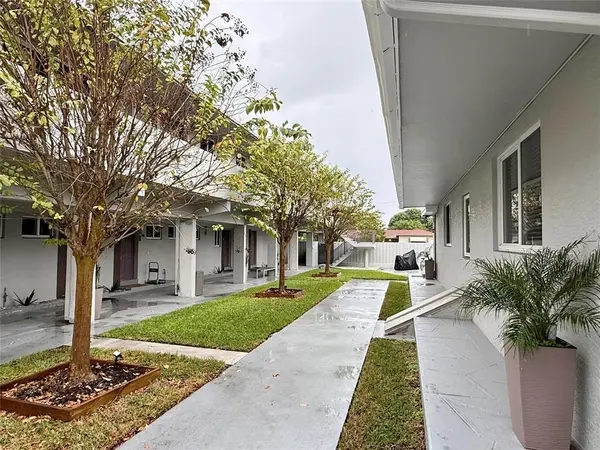 Hallandale Beach, FL 33009,720 NE 7th St #9