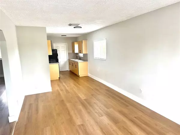 Hallandale Beach, FL 33009,720 NE 7th St #9