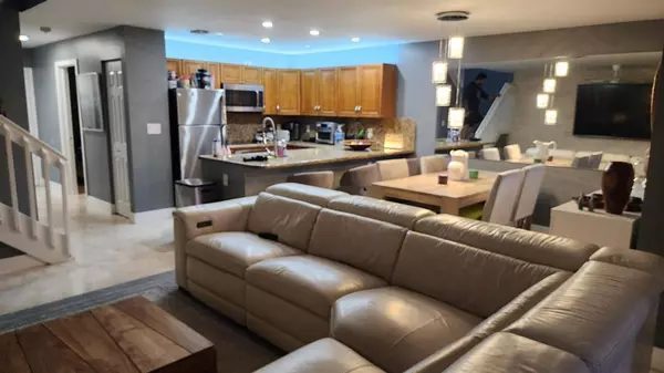 Deerfield Beach, FL 33064,787 Crystal Lake Dr