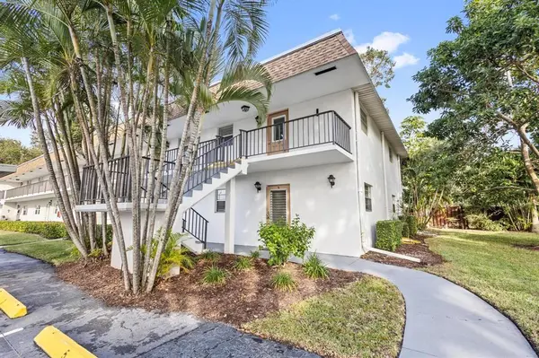 Stuart, FL 34996,2950 SE Ocean Blvd #1-5