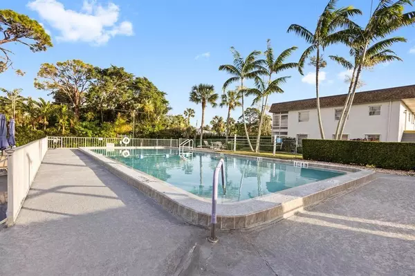 Stuart, FL 34996,2950 SE Ocean Blvd #1-5