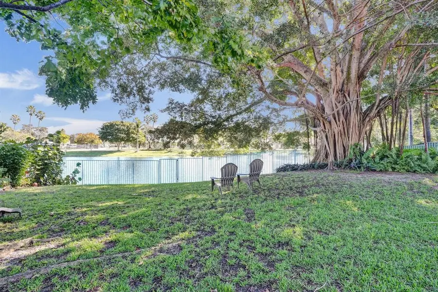 4095 Augusta Ave, Cooper City, FL 33026