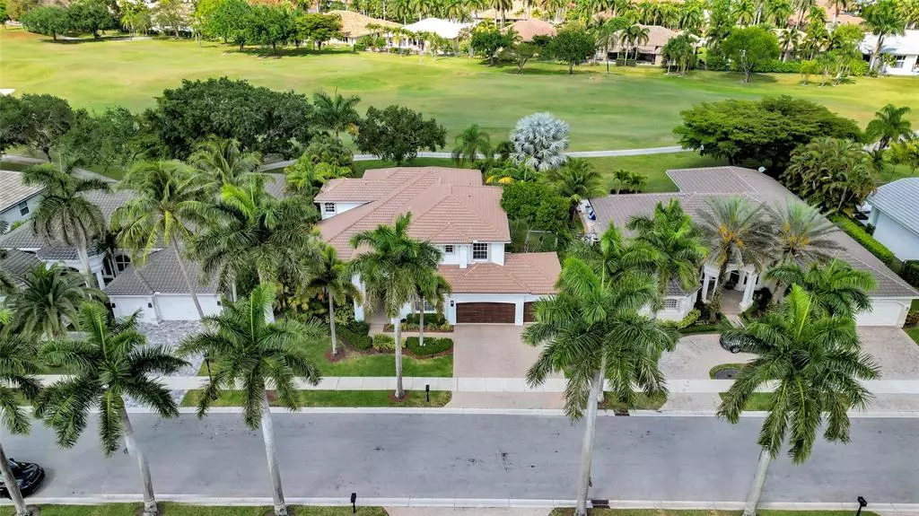 Weston, FL 33327,2527 Montclaire Cir