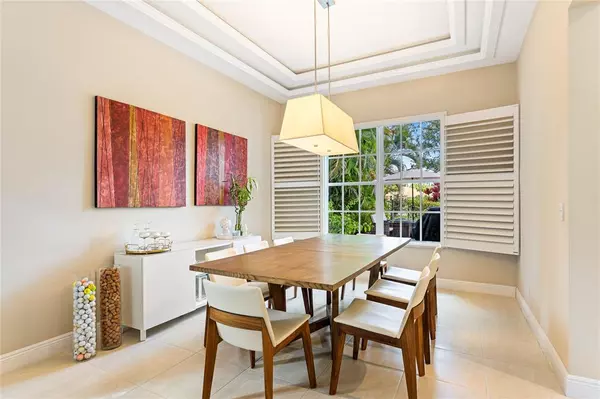 Weston, FL 33327,2527 Montclaire Cir