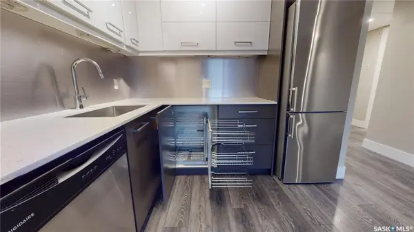 409 B AVENUE S #405, Saskatoon, SK S7M 5M8