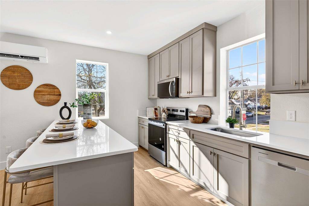 439 W 9th Street #5, Dallas, TX 75208