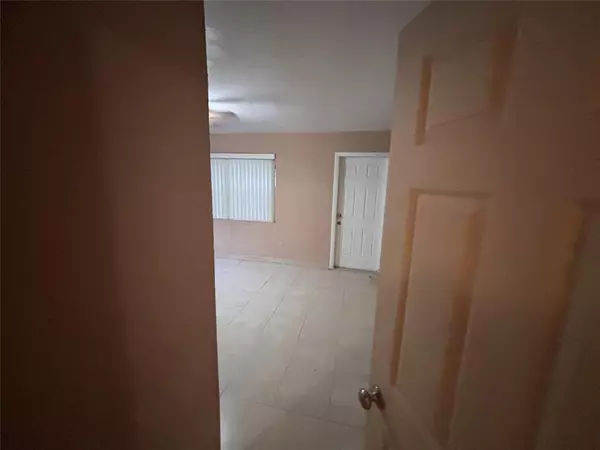 Lantana, FL 33462,1141 S Ridge Rd