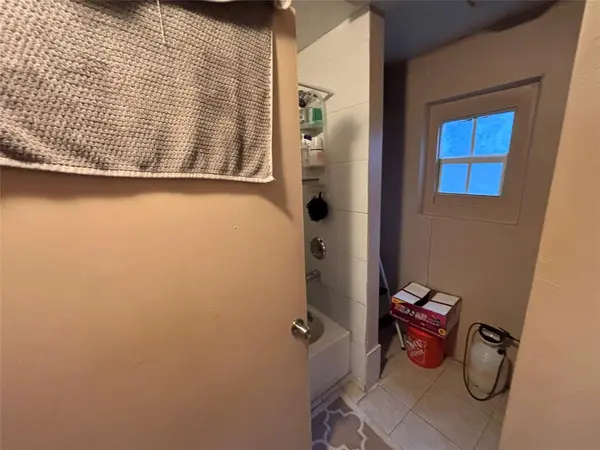 Lantana, FL 33462,1141 S Ridge Rd