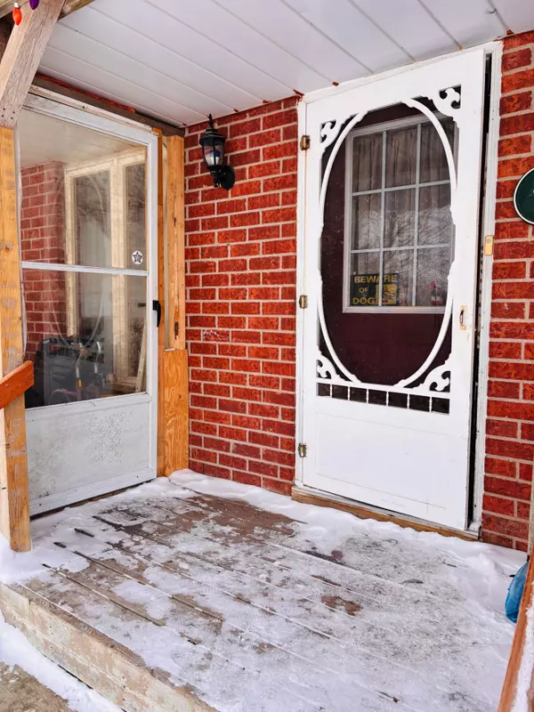 East Luther Grand Valley, ON L0N 1G0,98 Leeson ST S