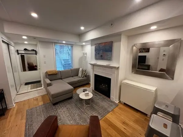 Toronto, ON M2N 7C3,5 Everson DR #810