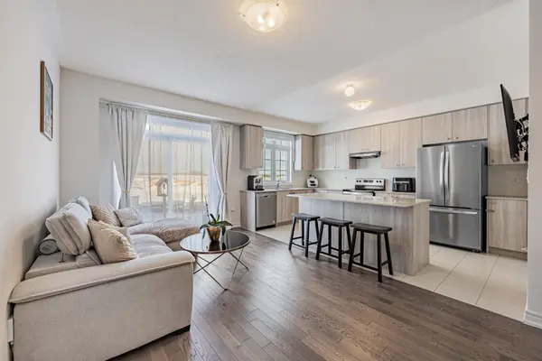 1102 Pisces TRL, Pickering, ON L1X 0P8