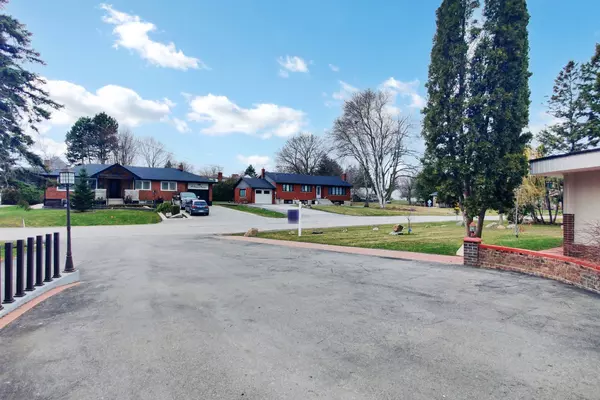 King, ON L0G 1N0,115 Lynwood CRES #Main Floor