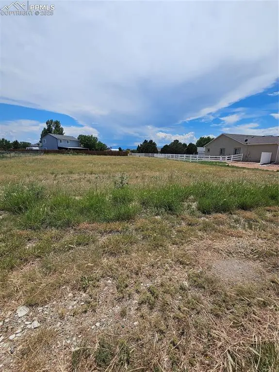 242 W Calle De Camelia, Pueblo, CO 81007