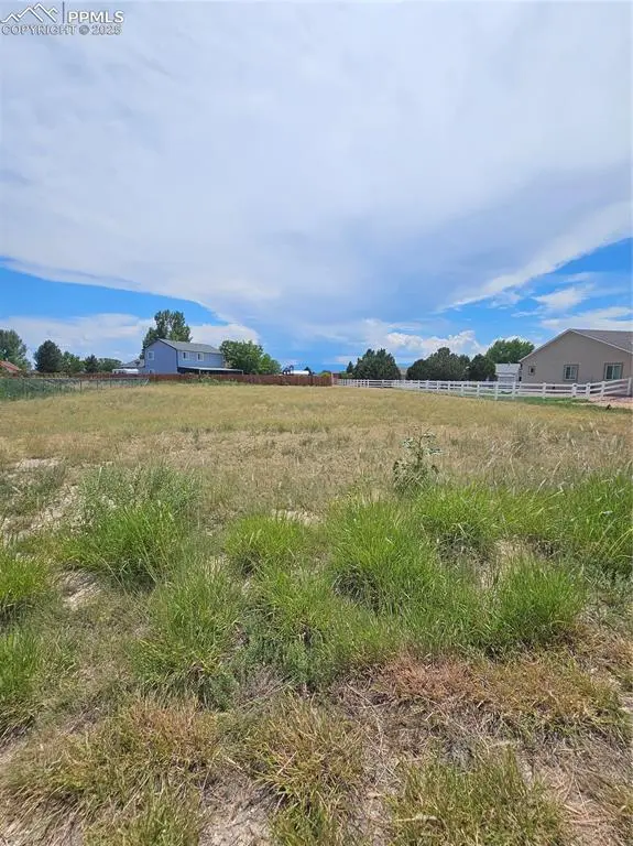 242 W Calle De Camelia, Pueblo, CO 81007