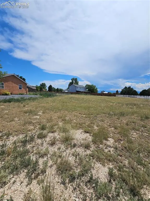 242 W Calle De Camelia, Pueblo, CO 81007