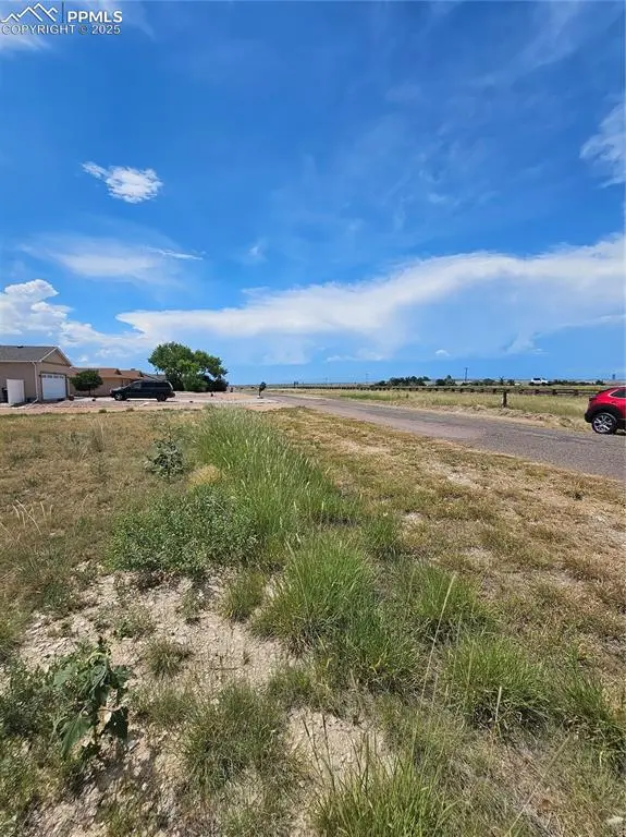 242 W Calle De Camelia, Pueblo, CO 81007