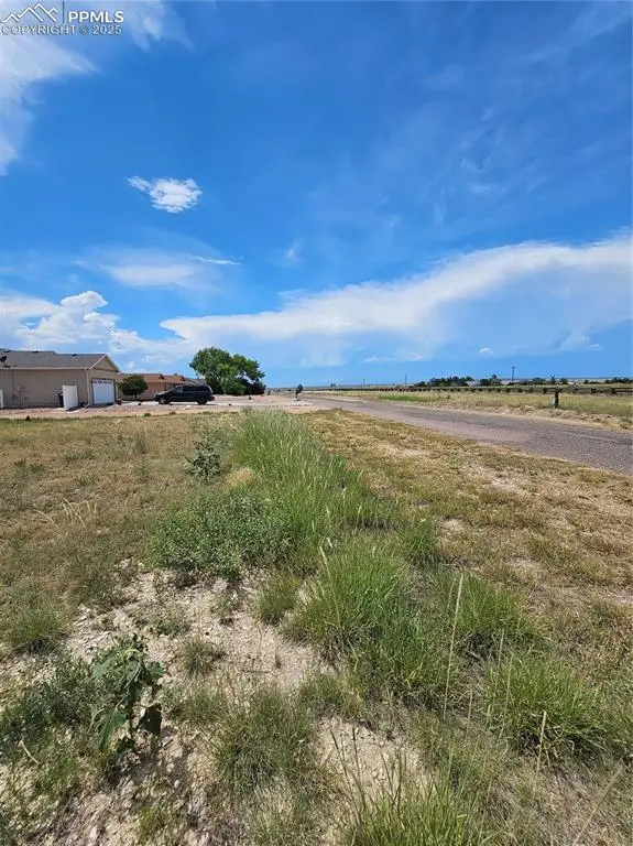242 W Calle De Camelia, Pueblo, CO 81007
