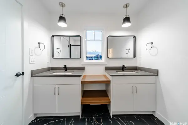 417 Traeger CLOSE, Saskatoon, SK S7V 1Z5