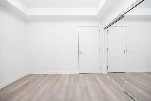 Toronto C10, ON M4P 1V7,110 Broadway AVE #1003