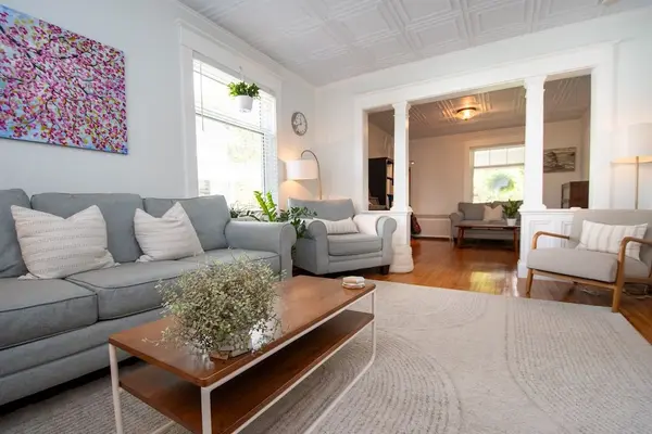 25 Louisa ST, Kawartha Lakes, ON K0M 1N0