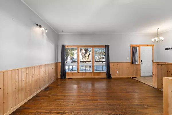 Minden Hills, ON K0M 2K0,37 Mckay ST