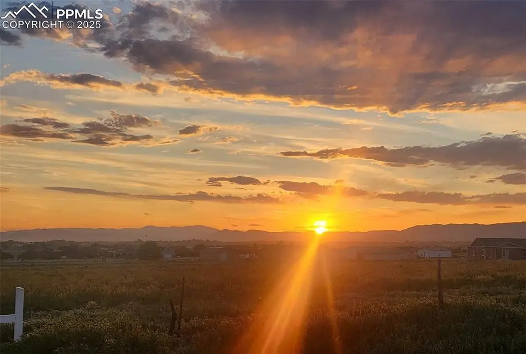83 Top Rail TRL, Penrose, CO 81240