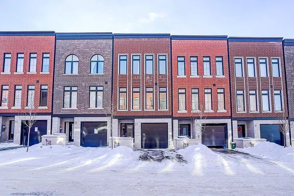 27 Chestnut CT, Aurora, ON L4G 4A4