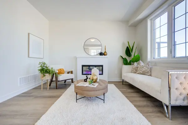 53 Peace LN, Richmond Hill, ON L4B 0J4