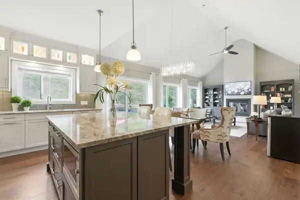 Oro-medonte, ON L0K 1E0,43 Thoroughbred DR