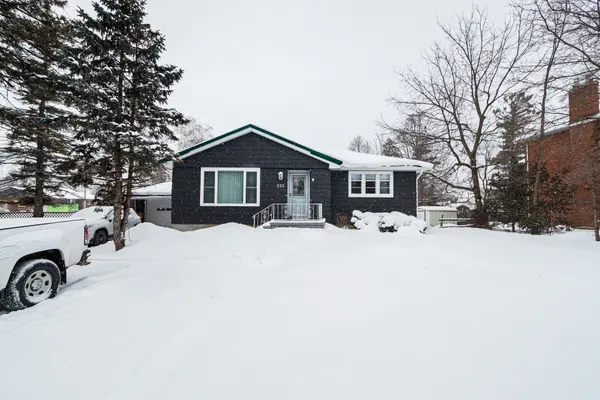 Clearview, ON L0M 1S0,222 Charles ST