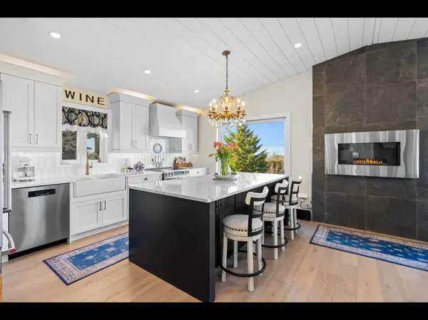 Clearview, ON L0M 1H0,9263 91 County RD