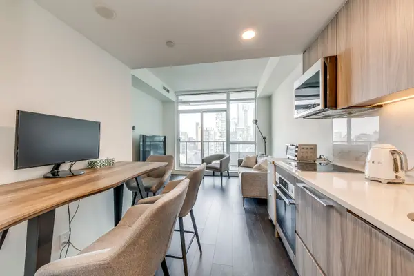 Toronto C01, ON M5V 2E9,38 Widmer ST #3103